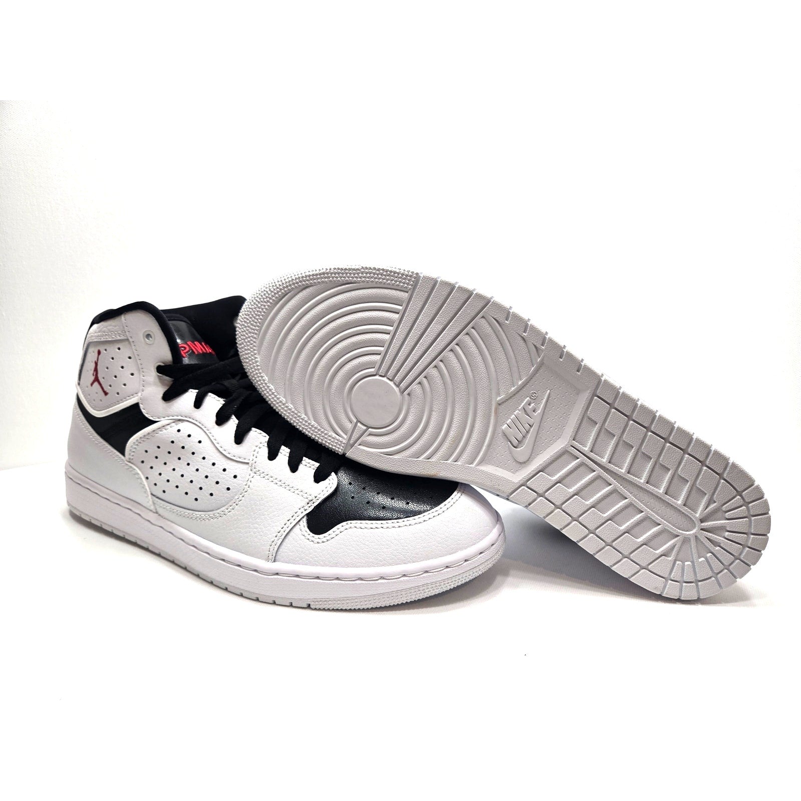 JORDAN ACCESS - MENS SIZE 10.5