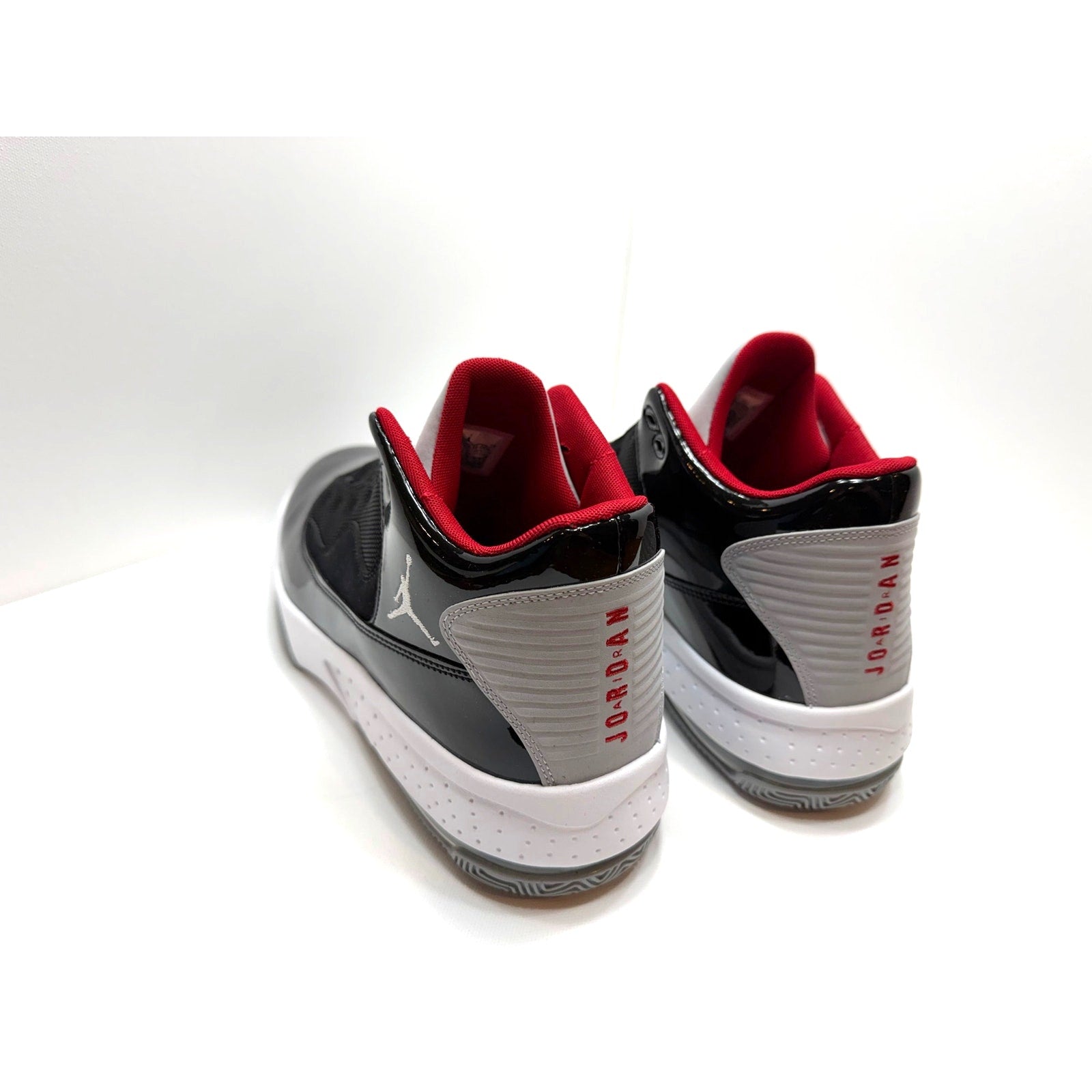 JORDAN MAX AURA 2 MENS SIZE 11