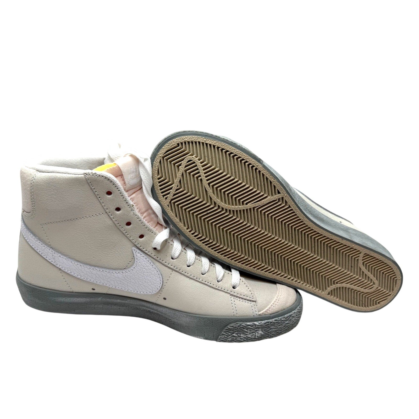 NIKE BLAZER MID '77 SE - MENS SIZE 8.5