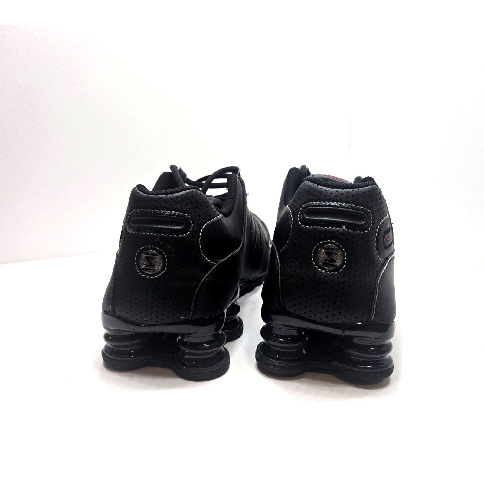 NIKE SHOX NZ - MENS SIZE 10.5