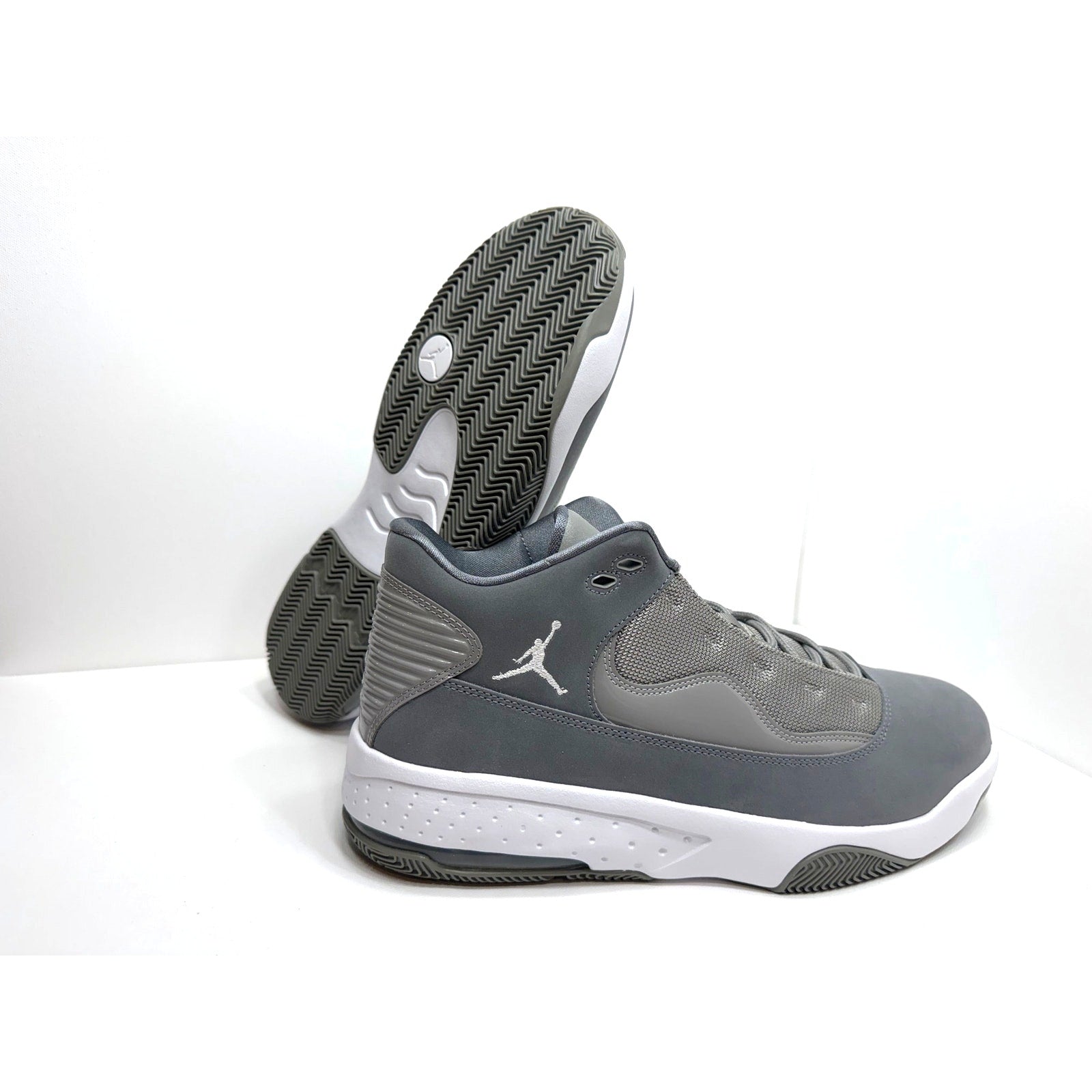 JORDAN MAX AURA 2 - MENS SIZE 12
