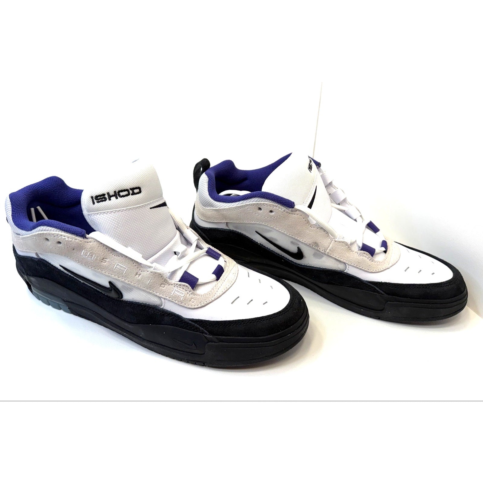NIKE AIR MAX ISHOD - MENS SIZE 12