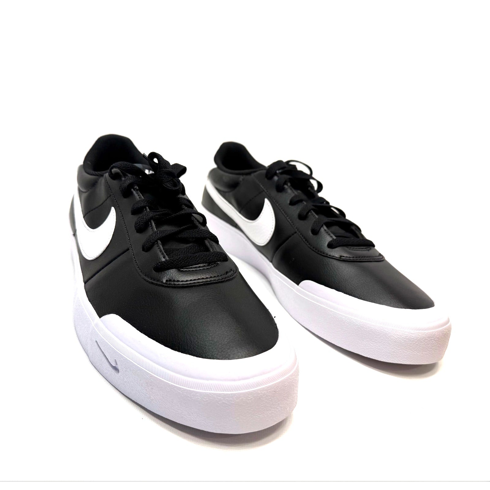 NIKE COURT SHOT - MENS SIZE 11.5