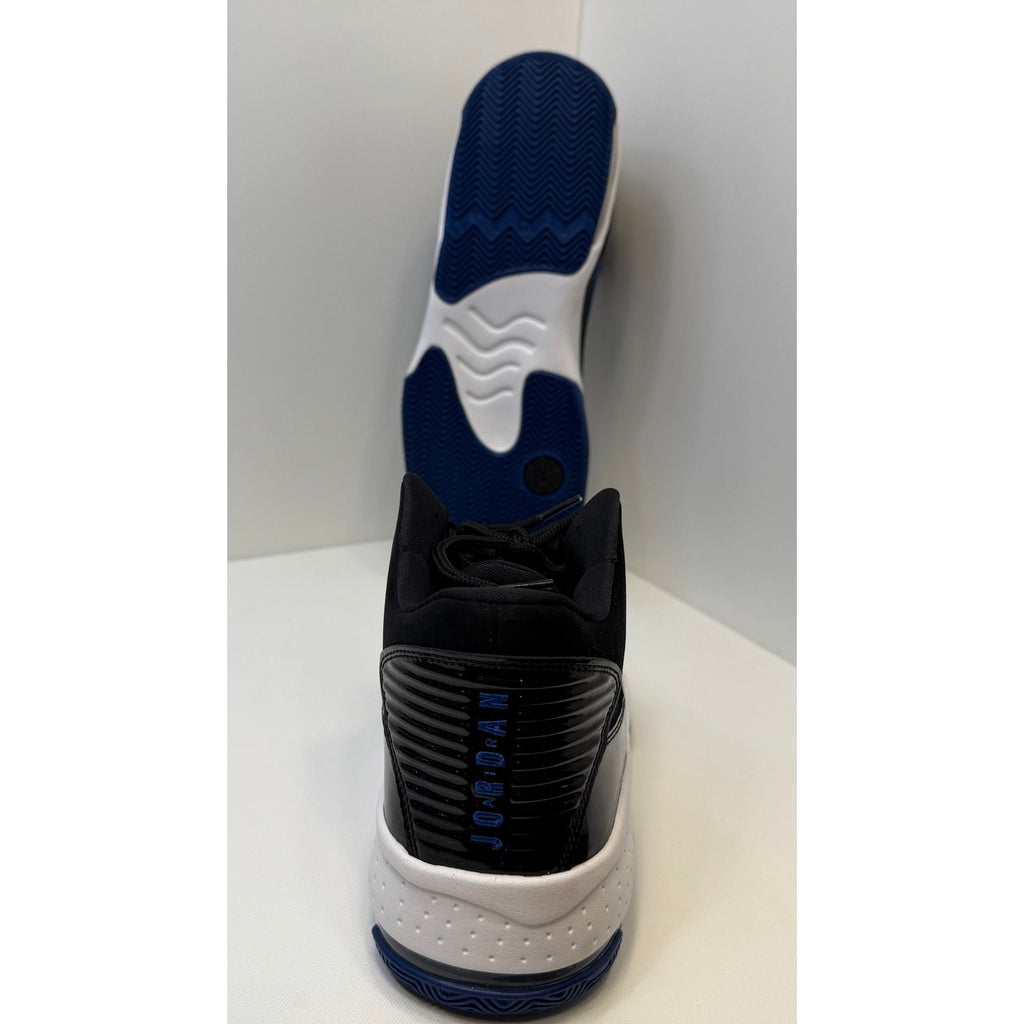 JORDAN MAX AURA 2 - MENS SIZE 11.5
