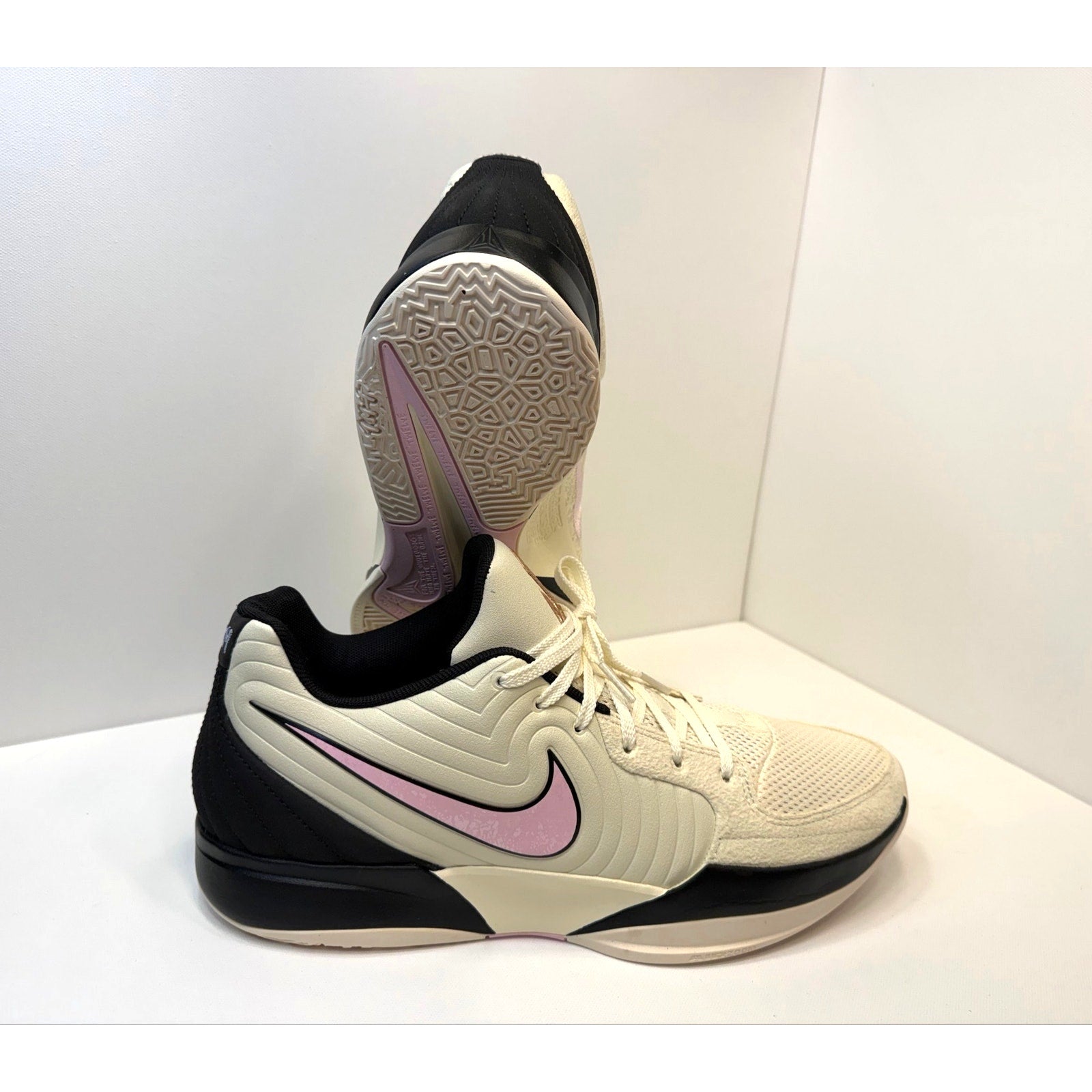 NIKE JA 2 - MENS SIZE 12