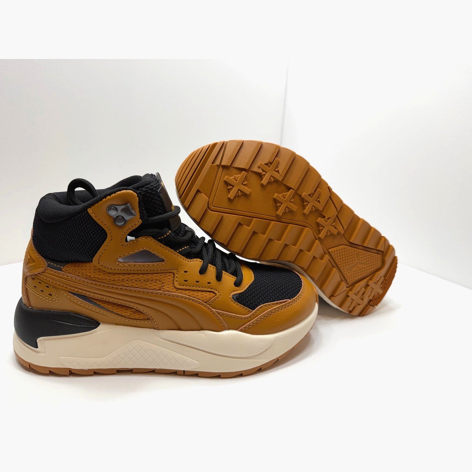 PUMA X-RAY SPEED MID WTR - WOMENS SIZE 6
