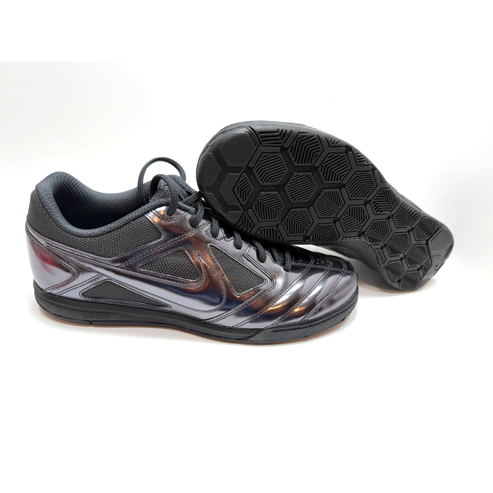 NIKE GATO LV8 - MENS SIZE 10.5