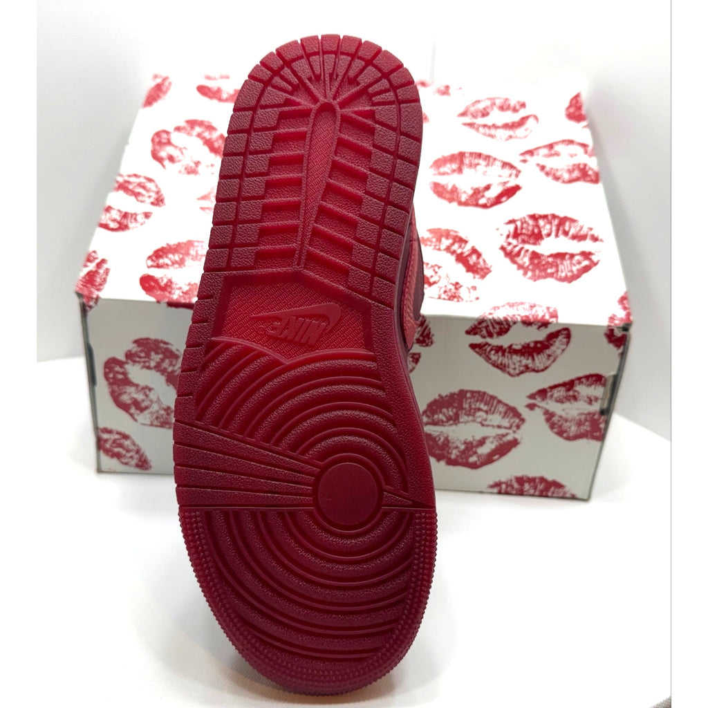 WMNS AIR JORDAN 1 LOW SE 'VALENTINES' - WOMENS SIZE 7.5