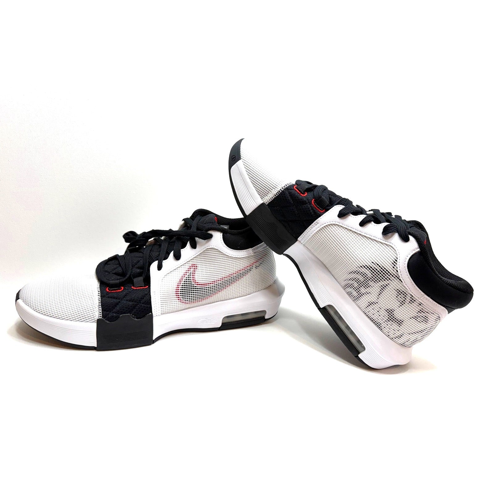 LEBRON WITNESS VIII - MENS SIZE 11.5