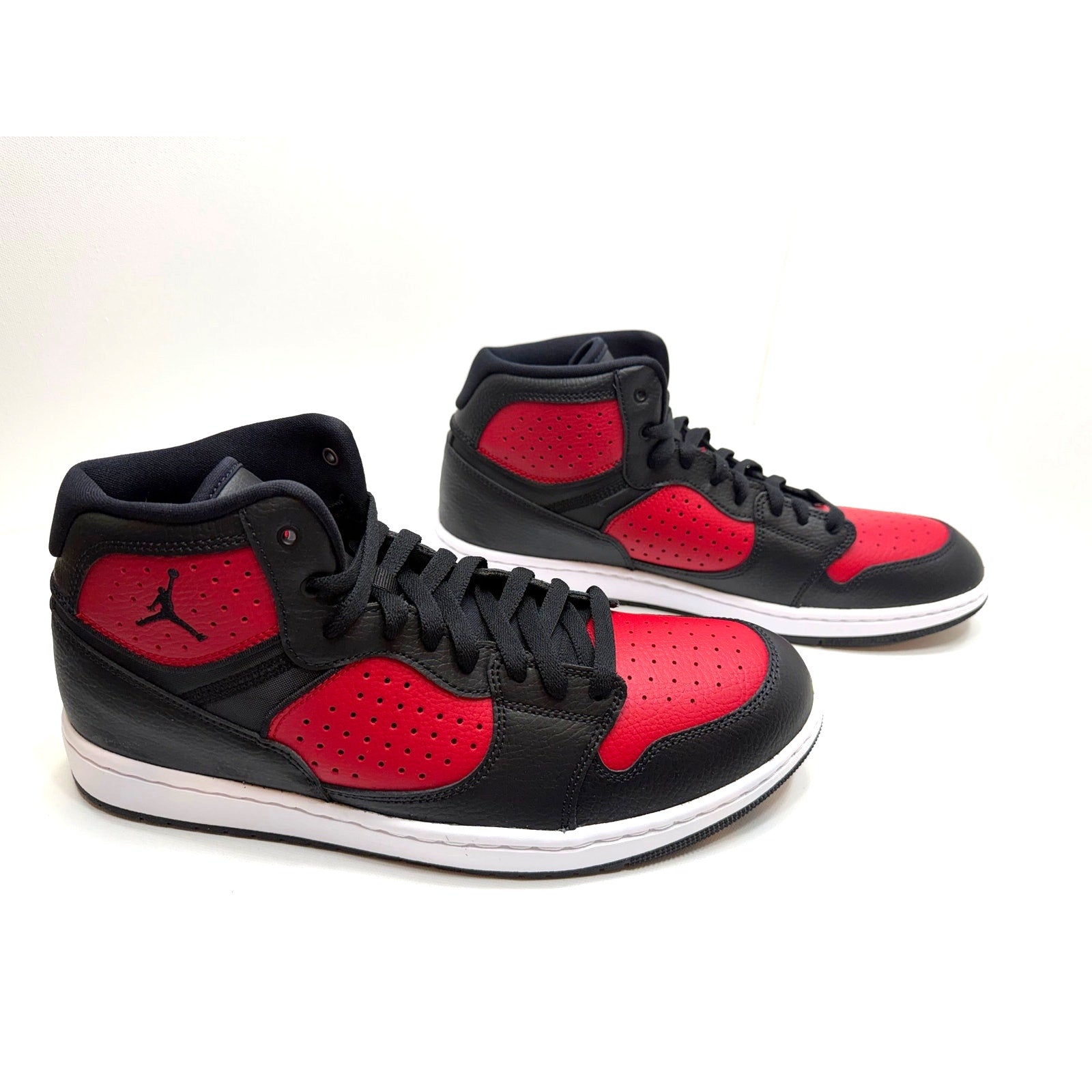 JORDAN ACCESS “BRED TOE” - MENS SIZE 11.5