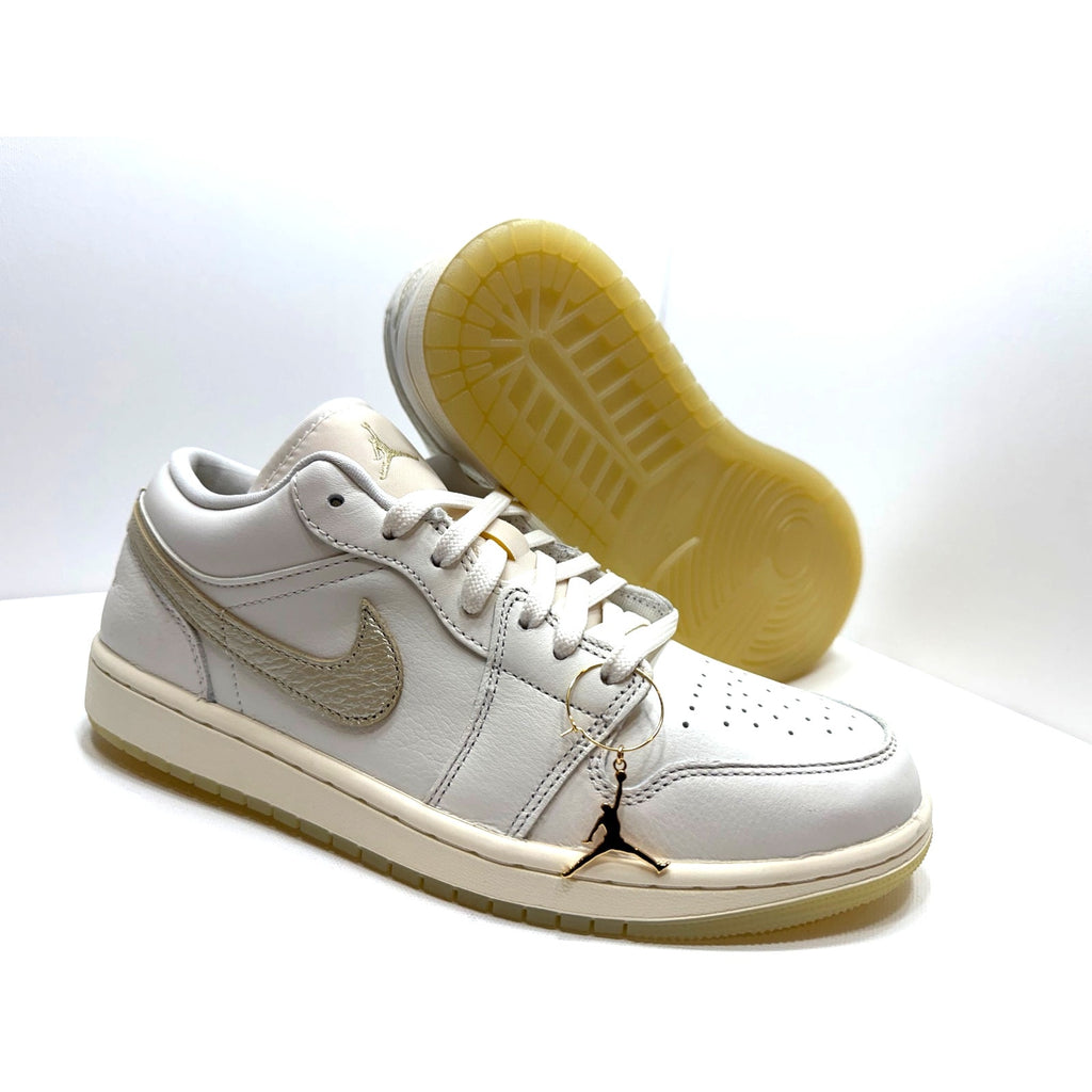WMNS AIR JORDAN 1 LOW SE WOMENS SIZE 10