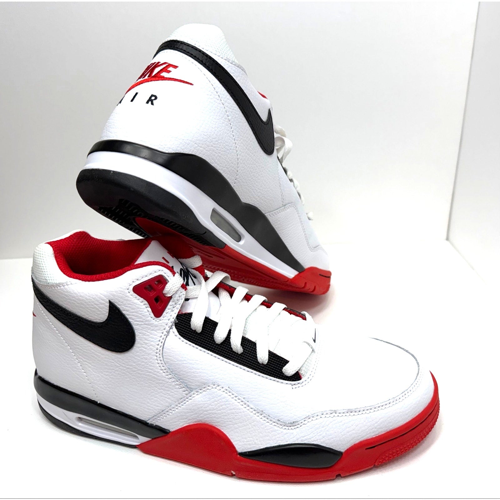 NIKE FLIGHT LEGACY - MENS SIZE 12