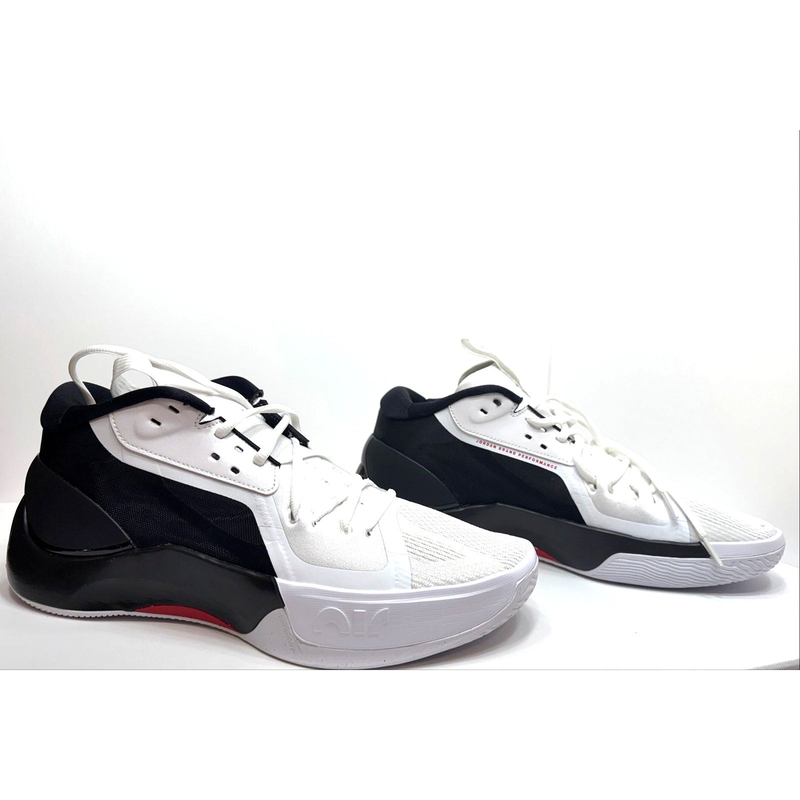 JORDAN ZOOM SEPARATE - MENS SIZE 11.5