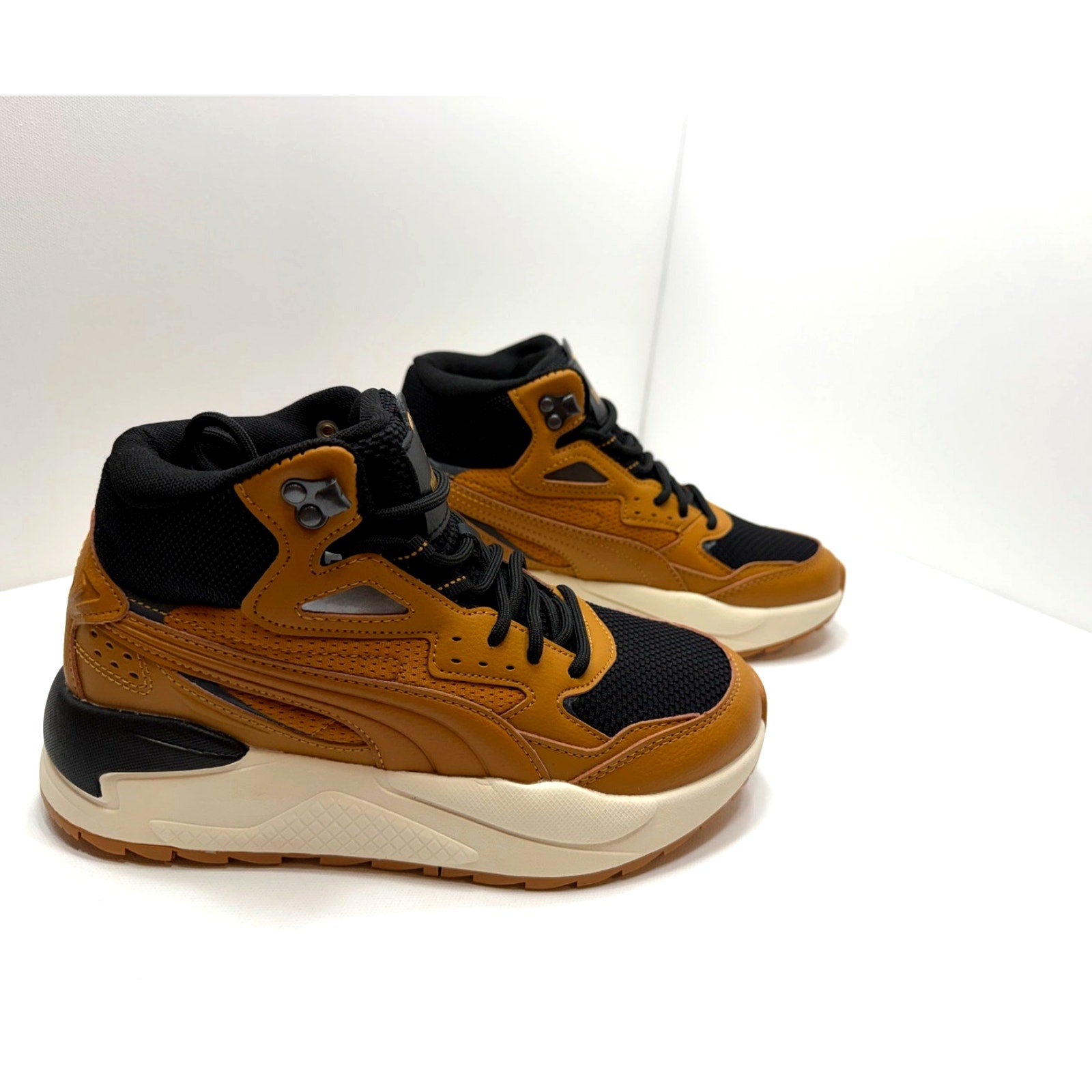 PUMA X-RAY SPEED MID WTR - WOMENS SIZE 6